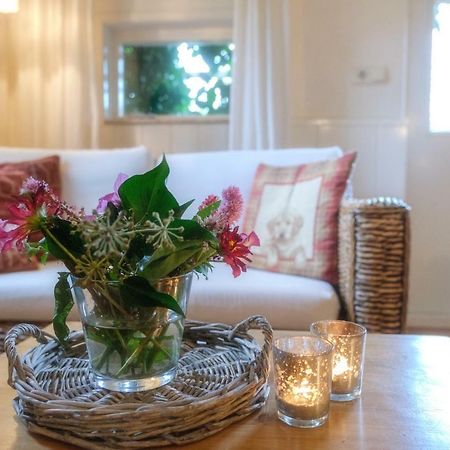 Oes-Tilber Bed & Breakfast Zweeloo Екстериор снимка