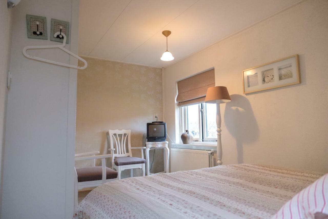Oes-Tilber Bed & Breakfast Zweeloo Екстериор снимка